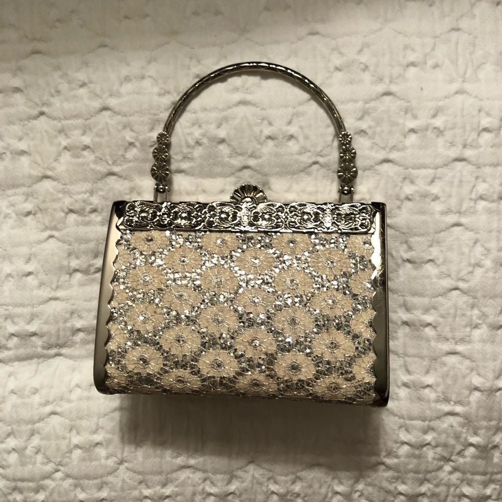 Silver clutch